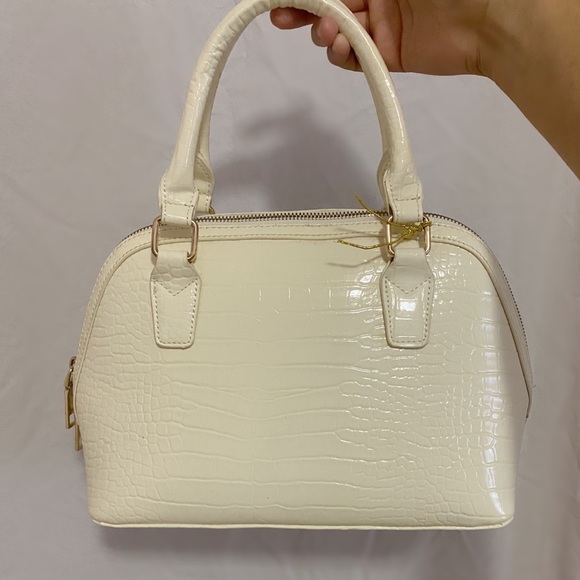 purse - Picture 2 of 2